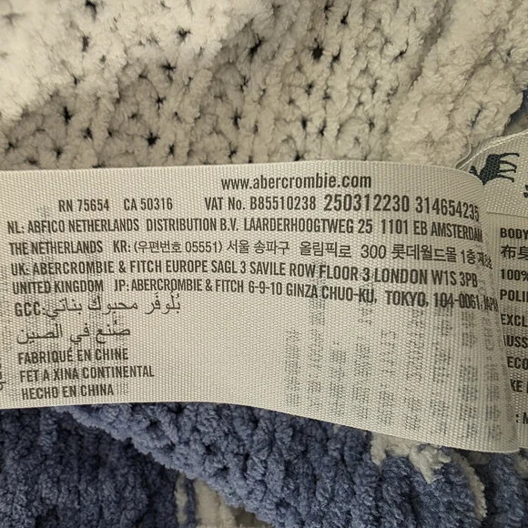 Abercrombie Kids Blue and White Striped Cable Knit Sweater, Size 11/12 - Picture 5 of 6